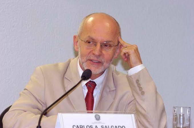 Carlos Alberto Iglesias Salgado, Médico Psiquiatra, Doutor — Membro da Comissão Científica
